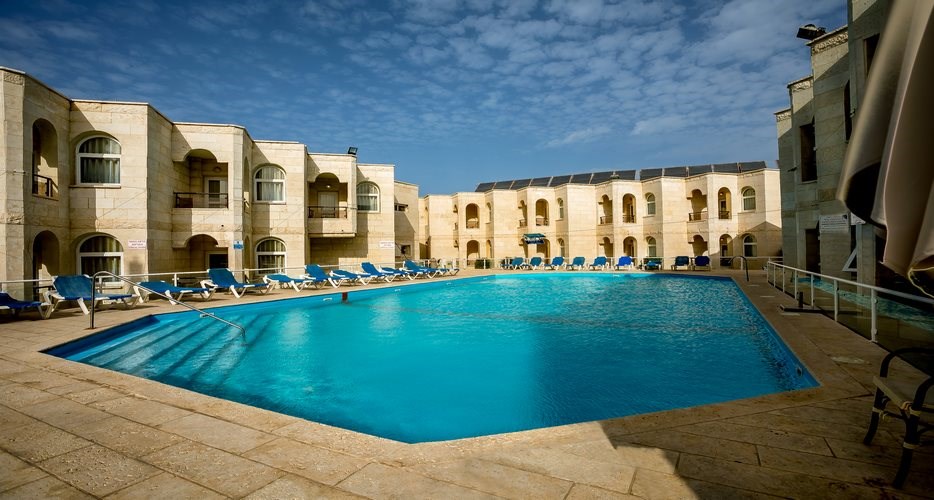 Acco Beach - pool